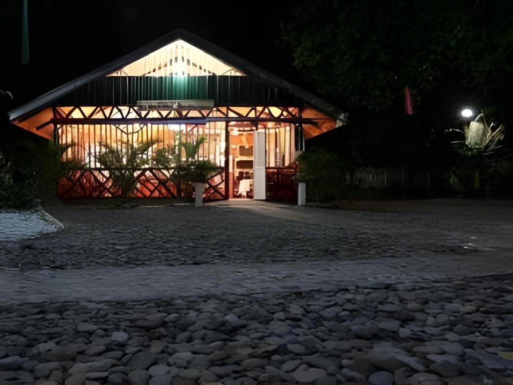 67Th Heaven Holiday Resort Lucbuan Extérieur photo