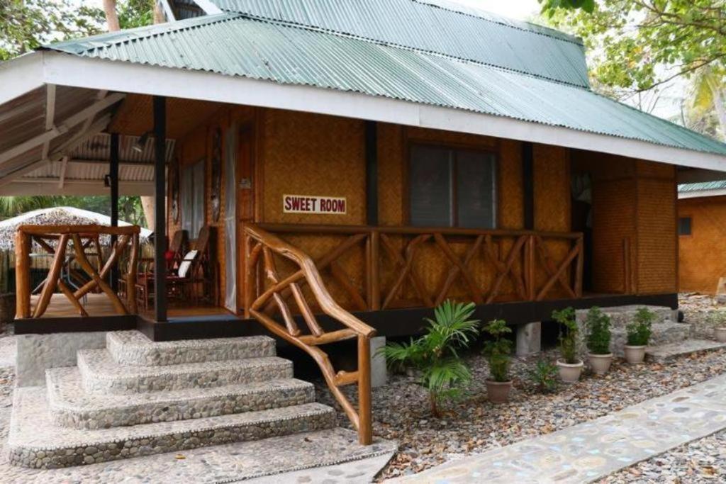 67Th Heaven Holiday Resort Lucbuan Extérieur photo